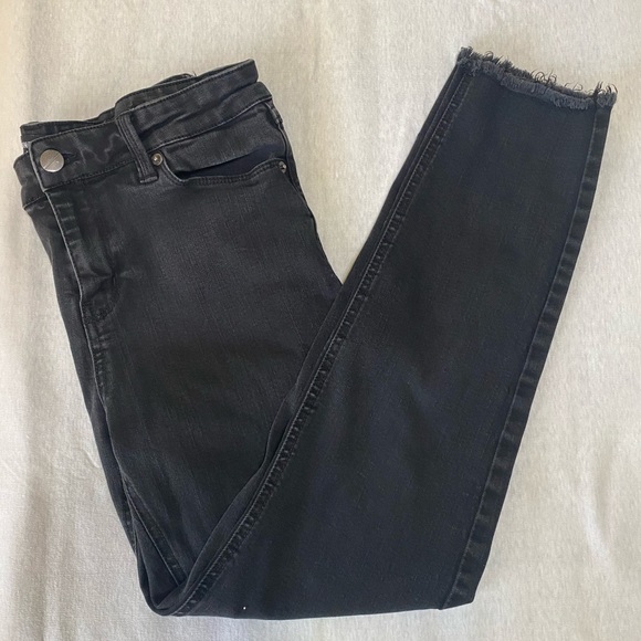 Black Frayed Kenneth Cole Pants. - Picture 1 of 4
